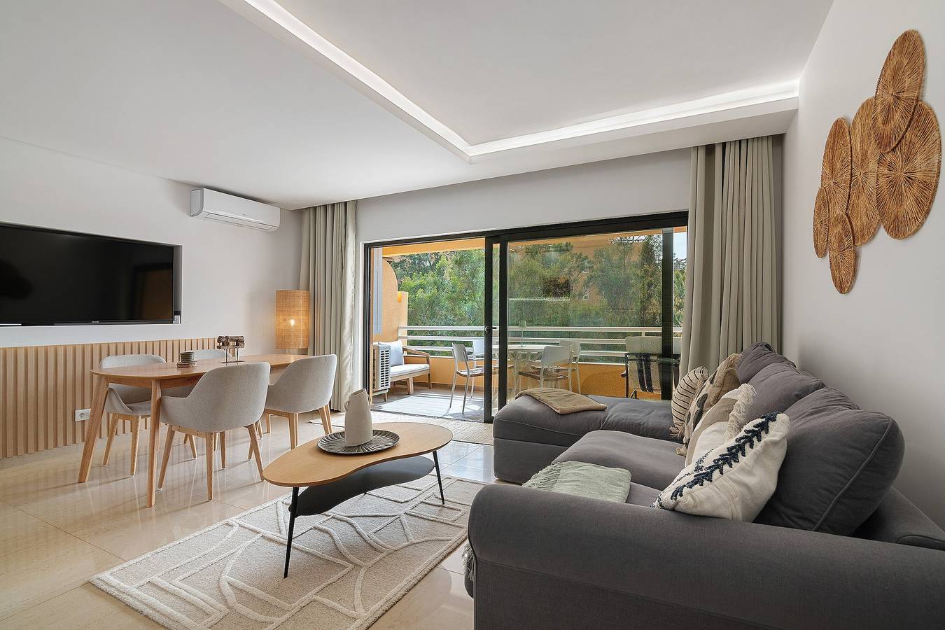 Entire apartment, Apartment 'Marina Mar' with Shared Pool, Wi-Fi and Air Conditioning in Vilamoura, Quarteira