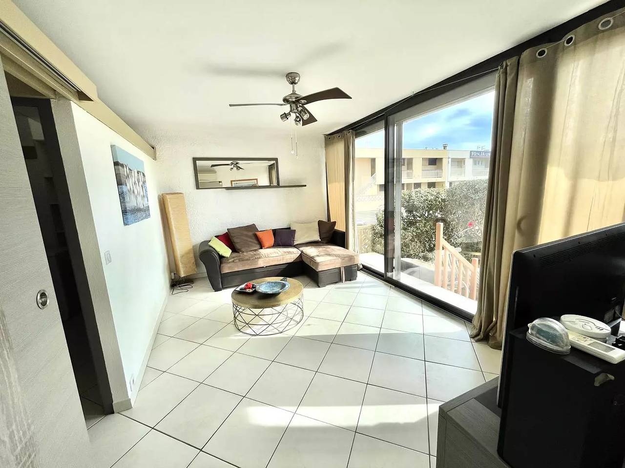 Appartement entier, En Bord De Plage: Vaste T3 climatisé en Rdc avec grande terrasse in Port-la-Nouvelle, Région de Narbonne