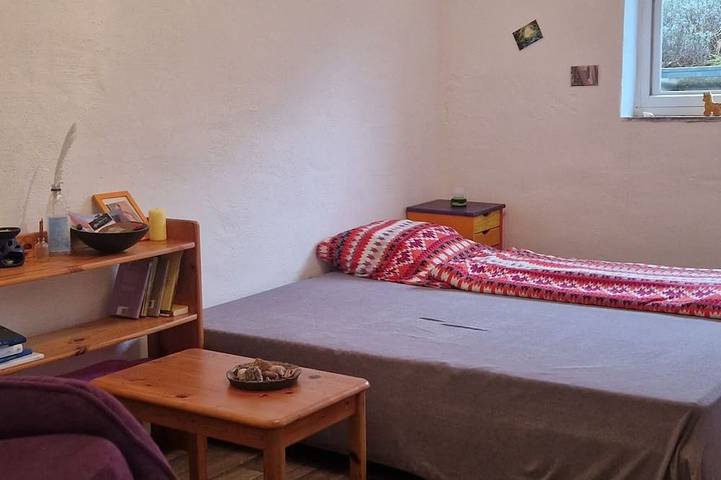 Ganze Wohnung, Leben auf dem Ponyhof im Grünen... landschaftlich schön und doch zentral gelegen in Ahnatal, Landkreis Kassel