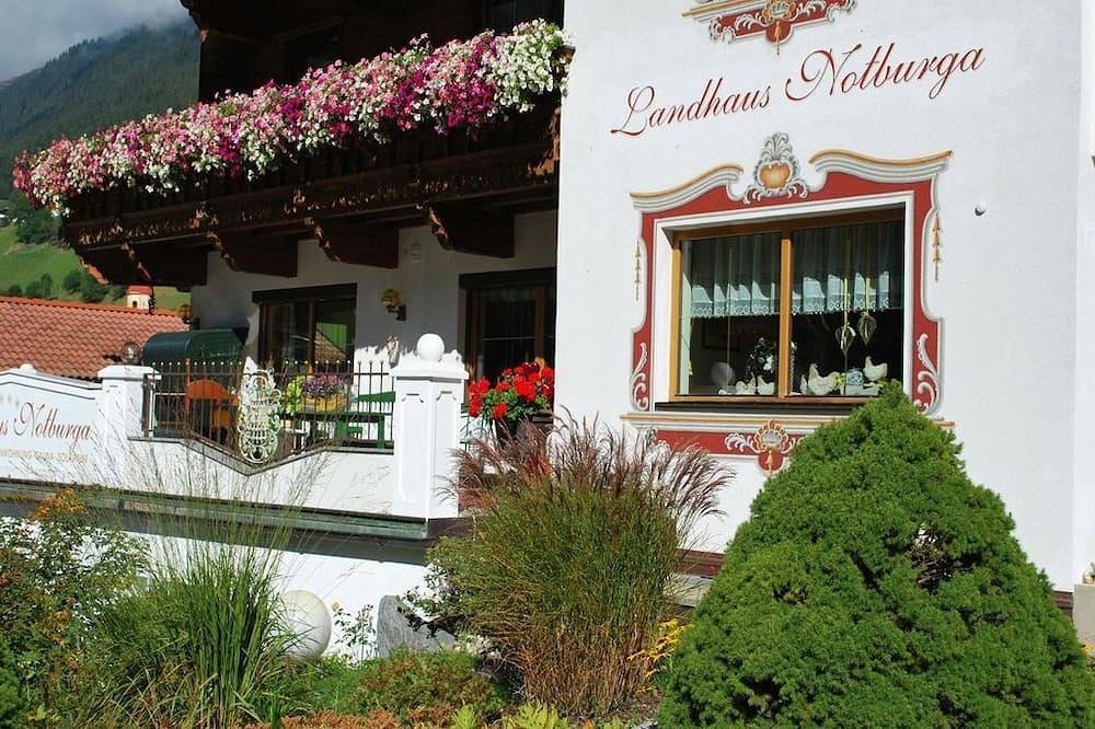 \"Vierklee\" 2 bedrooms, 1 living room - Landhaus Notburga in Gries im Sellrain, Sellrain valley