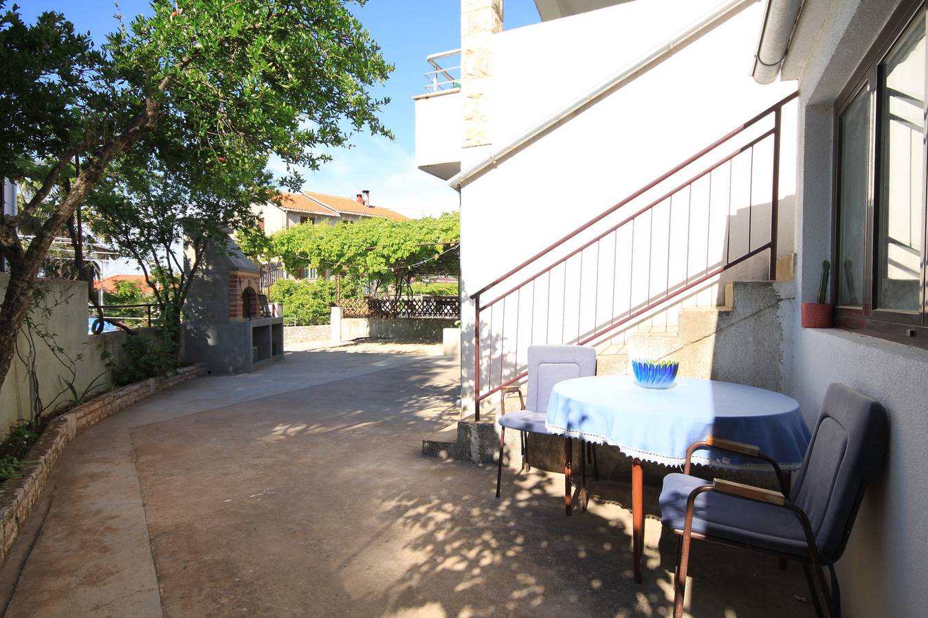 Apartamento entero, Apartamento para dos personas con terraza y vista al mar Jelsa, Hvar A-5703-a in Jelsa, Hvar (isla)