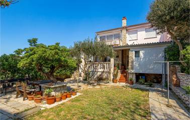 Ferienwohnung für 5 Personen, mit Garten und Terrasse auf Pag