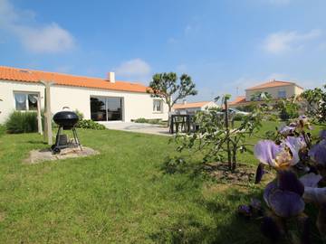 Gîte pour 9 personnes, avec jardin à Bouin
