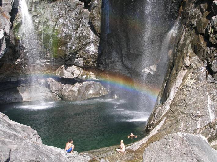 Ferienwohnung für 2 Personen, mit Terrasse und Garten sowie Ausblick in Maggia