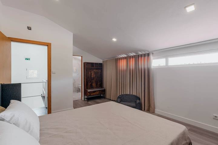 Suite King spacieuse à Alviobeira – Vue montagne et piscine in Casais e Alviobeira, District de Santarém