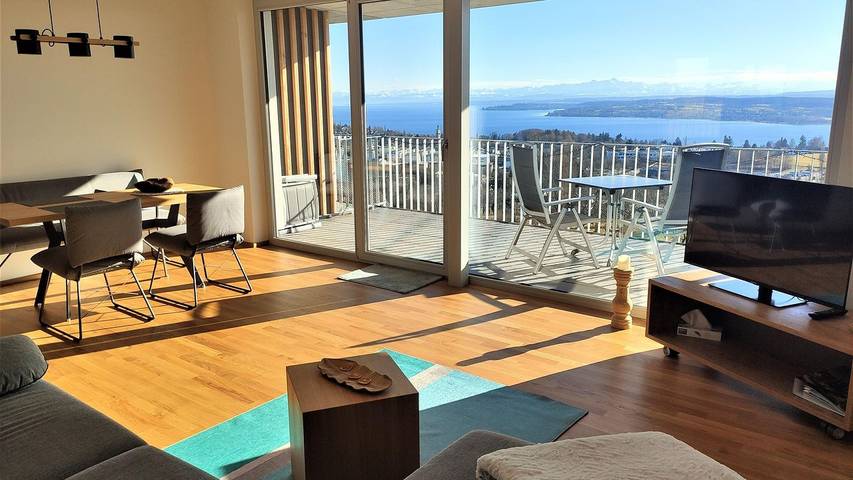 Ferienwohnung für 2 Personen, mit Balkon und Seeblick sowie Garten in Überlingen