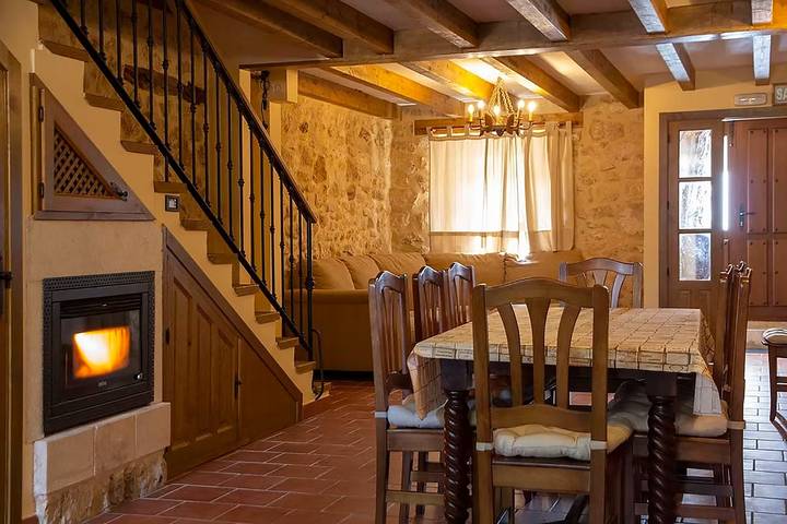 Landhaus 'La Marcela' mit Bergblick, privater Terrasse und Wlan in Peñalba de San Esteban, San Esteban de Gormaz