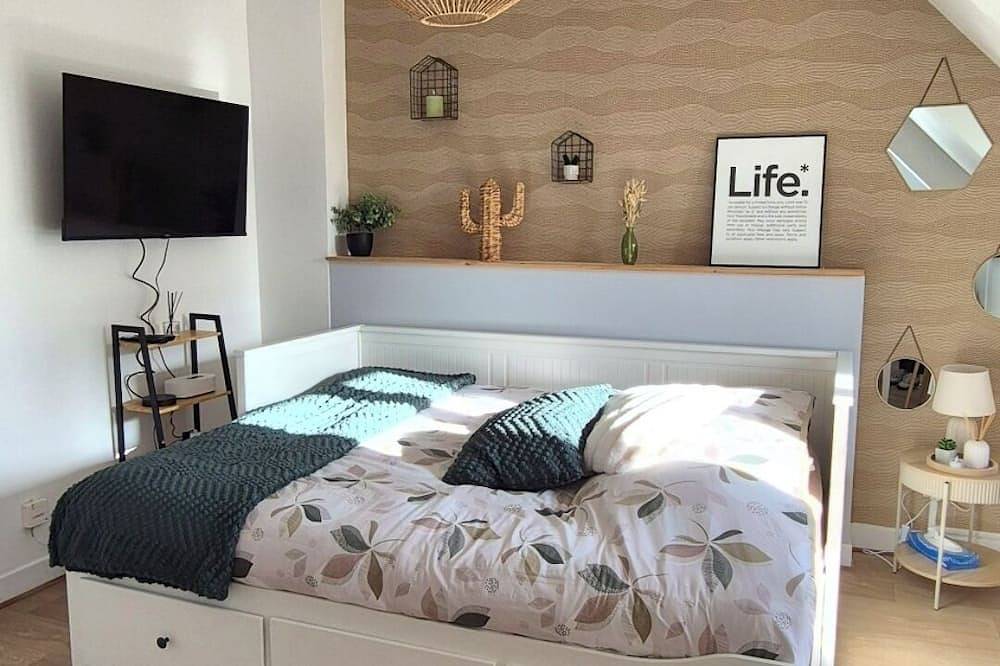 Entire apartment, Right in the center at the foot of the cathedral in Beauvais, Oise