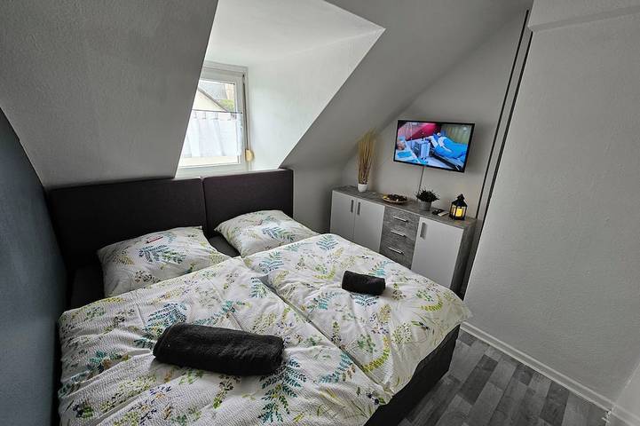 Appartement entier, Appartement lumineux et moderne dans les combles très proche du centre in Wesertor, Cassel (Allemagne)