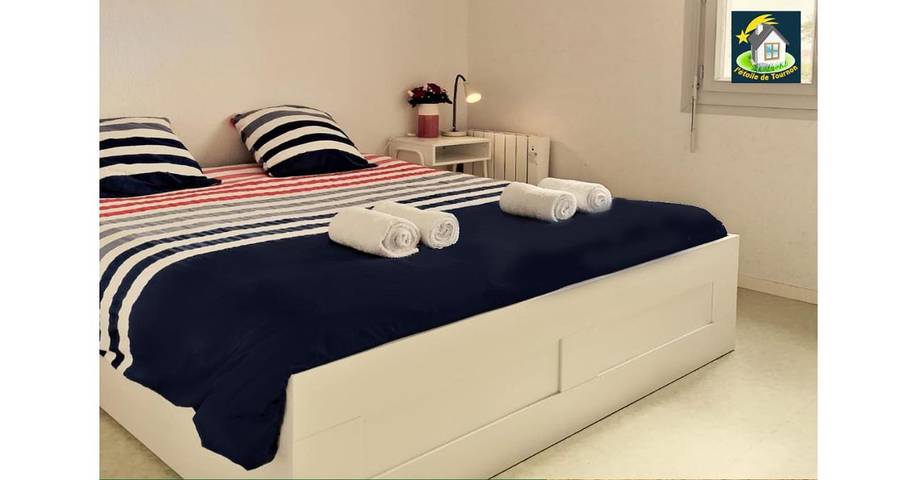 Location de vacances pour 6 personnes, avec Balcon et Terrasse ainsi que Jardin et Vue à Tournon-Saint-Pierre