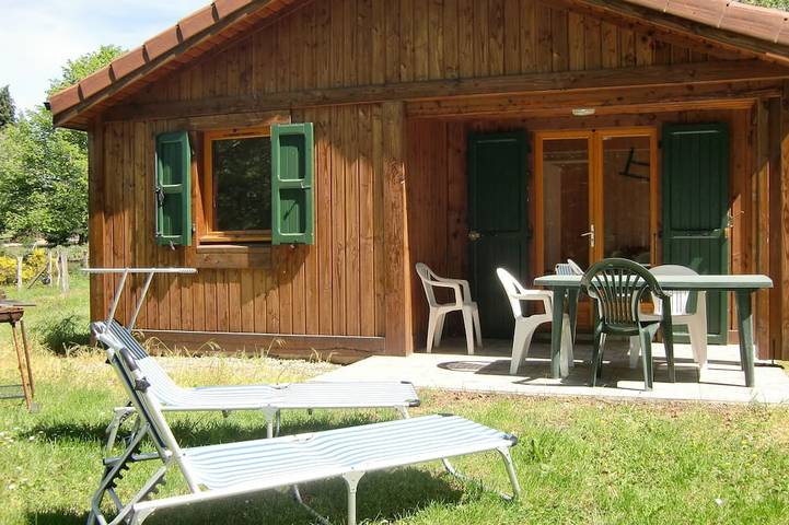 Gîte pour 4 personnes, avec Terrasse et Jardin à Roumégoux