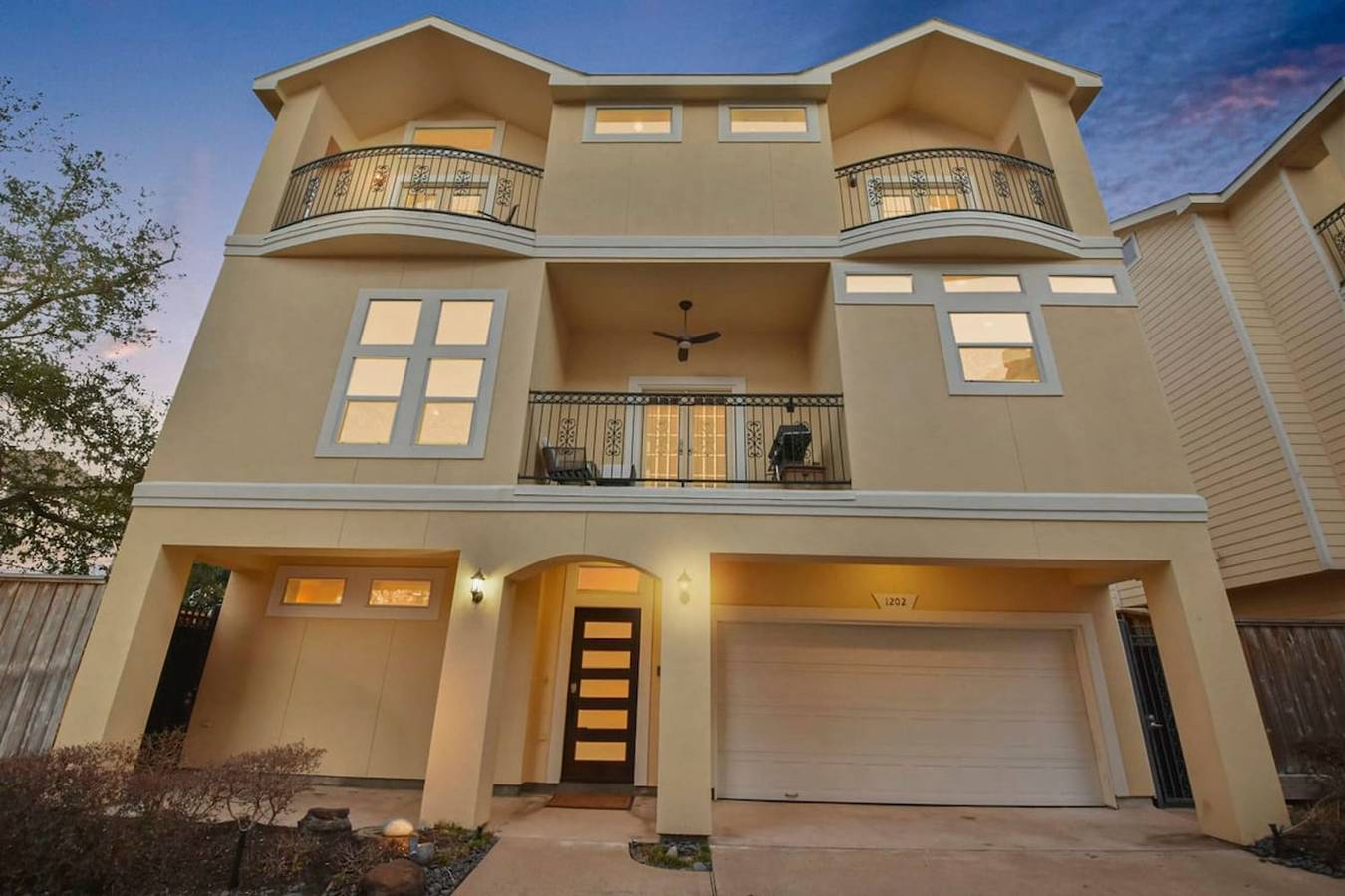 Luxurious 6Br/3.5 Roomy and cozy home with pool - 10 Guests in Houston, Harris County