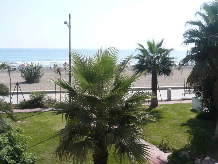 Ferienwohnung für 5 Personen, mit Balkon und Terrasse sowie Garten und Pool in Torrox