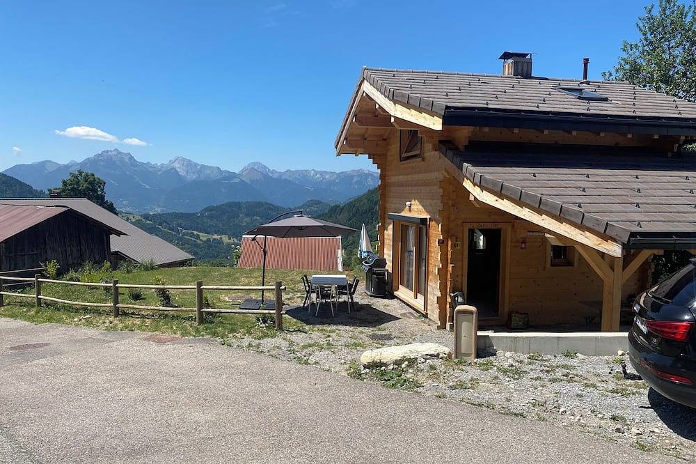 Chalet Dans les Aravis 1200 m Daltitude Avec spa Priver in Le Bouchet-Mont-Charvin, Región de Annecy