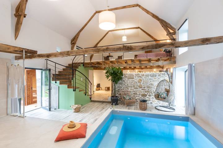 Gîte pour 2 personnes, avec terrasse ainsi que jardin et sauna