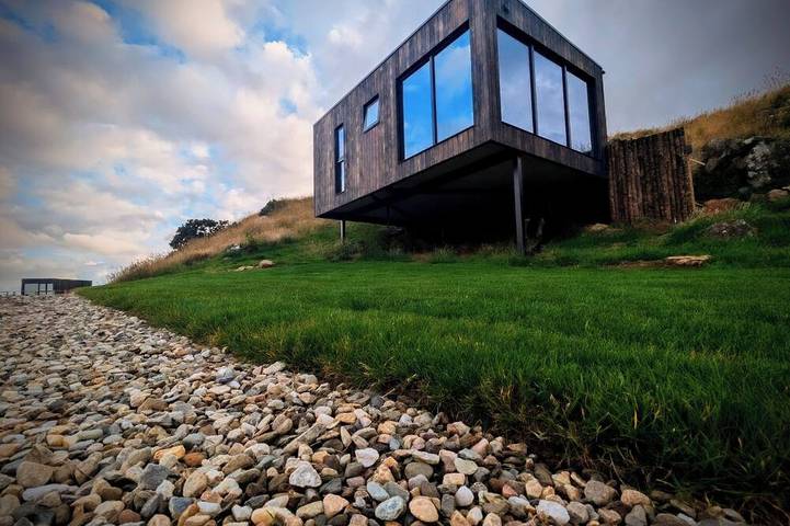 Cliff Top Retreat with Private Hot tub (Cab2) in Grafschaft Antrim