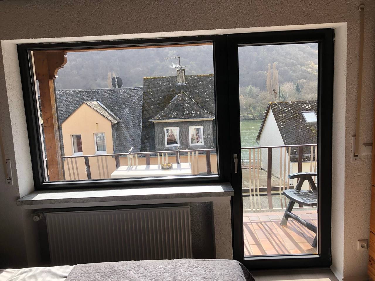 Zimmer 2D, 2. Og Mosellücke mit Gemeinschaftsgarten, Balkon und Wlan in Klotten, Cochem-Zell