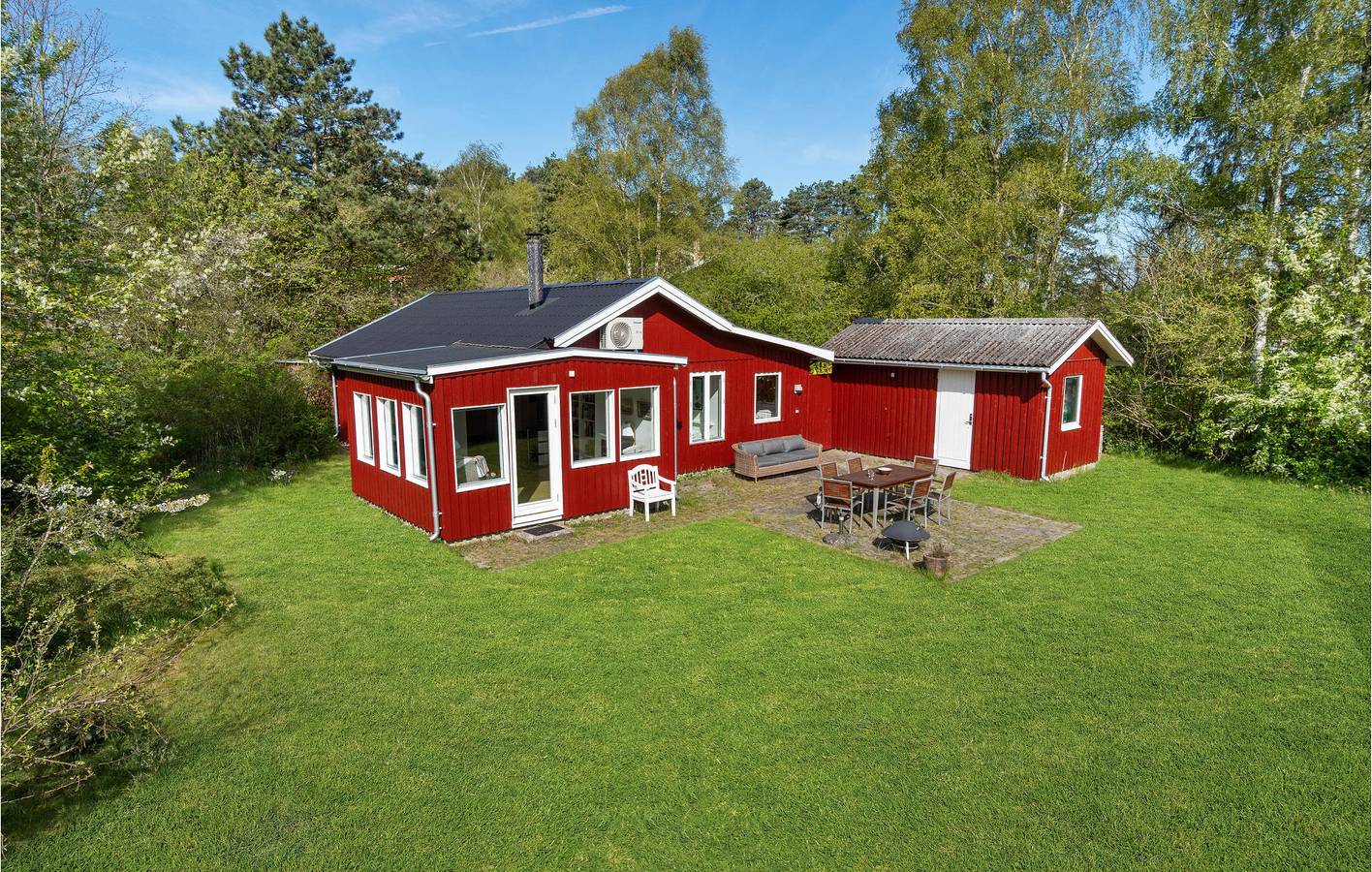 Holiday home for 7 people with terrace in Kulhuse, Frederikssund Region