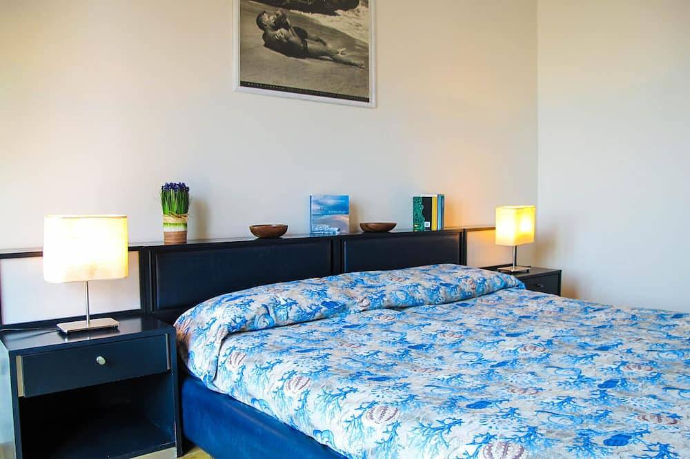 Apartamento entero, Vista al mar a 2 minutos de la playa y del metro cercano in Ostia, Roma