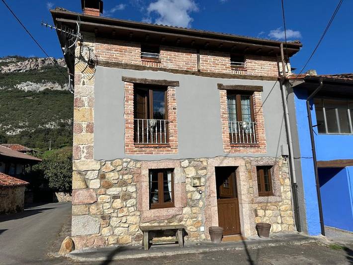 Gîte pour 5 personnes, avec Terrasse et Vue dans Poo de Cabrales