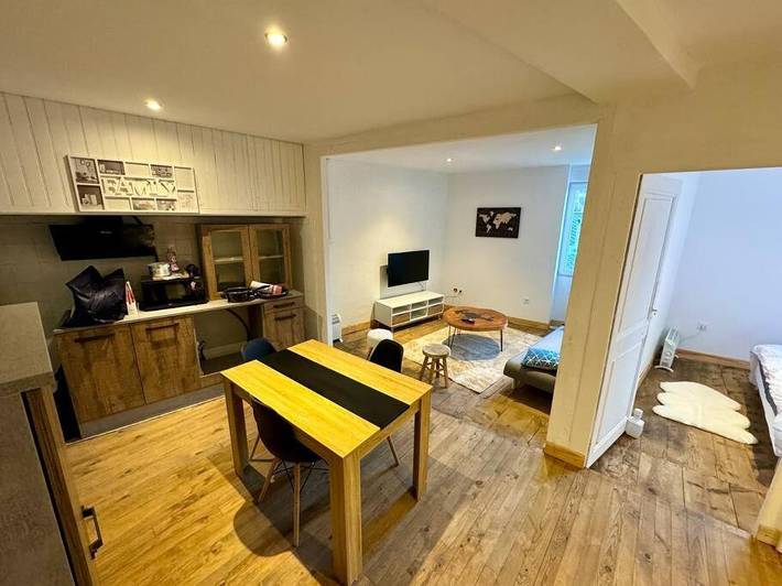 Gîte pour 3 personnes, avec jacuzzi à Serdinya