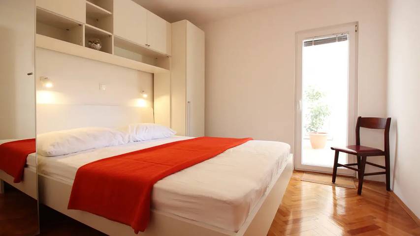Apartament wakacyjny dla 8 osób, z taras w Novalja