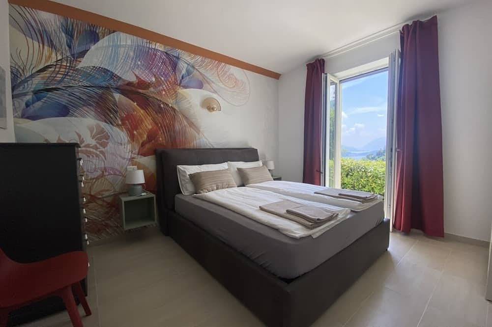 Casa Lara in Menaggio, with pool and beautiful lake view! in Commune de Menaggio, Lac de Côme