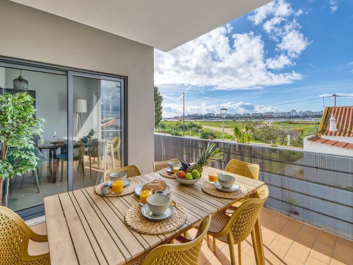 Gîte für 8 Personen, mit Terrasse in Ferragudo - 2
