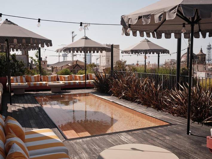 Hotel para 2 personas, con piscina además de vistas y jardín - 1