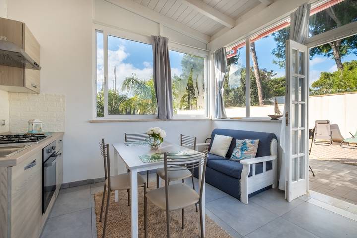 Casa Vacanze 'Elenya' con Giardino Privato e Aria Condizionata in Scala di Furno, Porto Cesareo