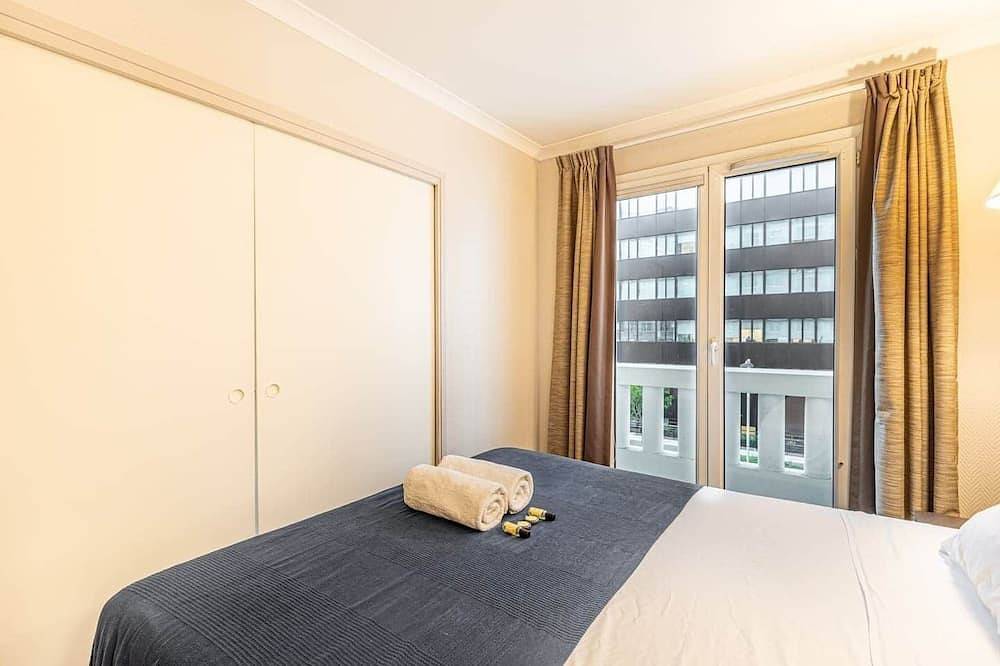 Appartement entier, Paris Expo Aparthotel Porte de Versailles +Parking in Issy-les-Moulineaux, Hauts-de-Seine