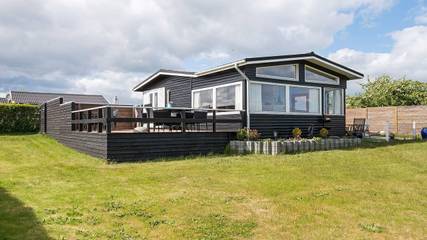 Ferienhaus für 4 Personen, mit Garten und Ausblick sowie Terrasse in Hejlsminde