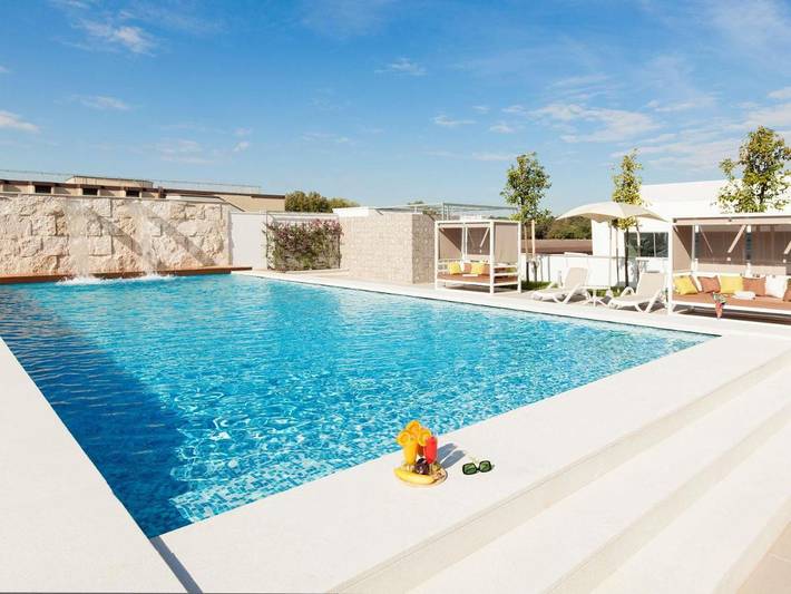 Appart’hôtel pour 2 personnes, avec piscine et balcon