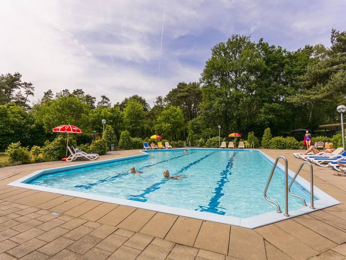 Ferienhaus für 4 Personen, mit Garten und Pool in Markelo