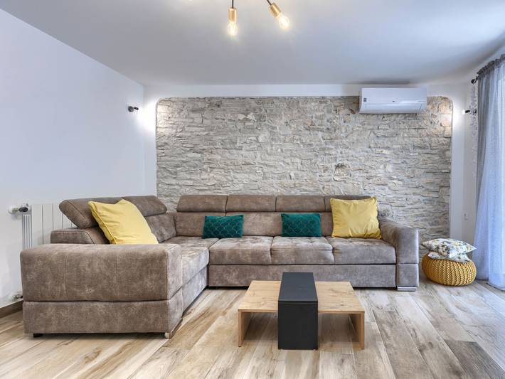 Location de vacances pour 6 personnes, avec terrasse ainsi que jardin et piscine, animaux acceptés à Svetvinčenat - 3