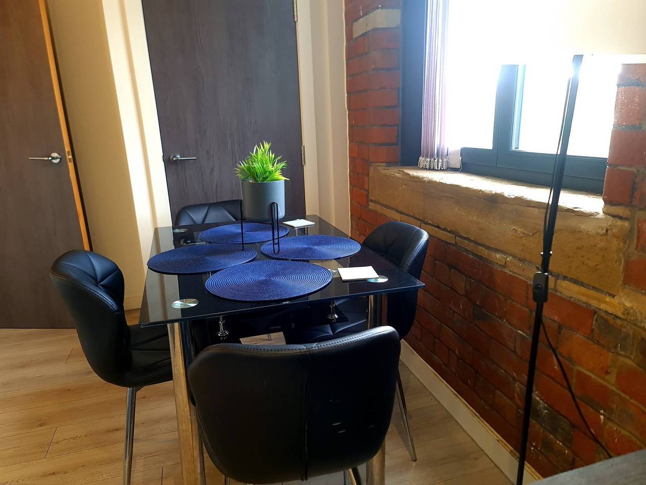 Entire apartment, Longstay Family & Contractor, Wi-fi, Discounts in Bradford, West Yorkshire
