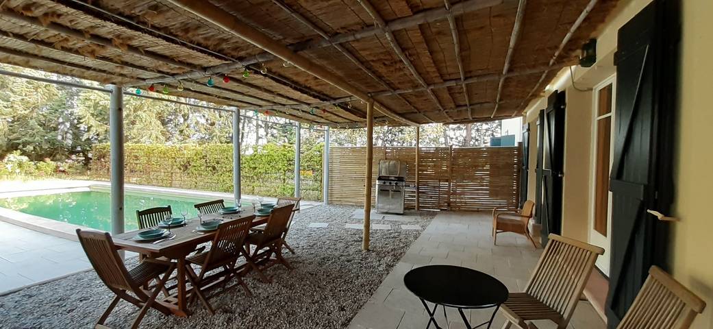 Casa de Campo 'Mas Saint Joseph' com Piscina Privada, Terraço Privado e Wi-Fi in Meynes, Nimes (Região)
