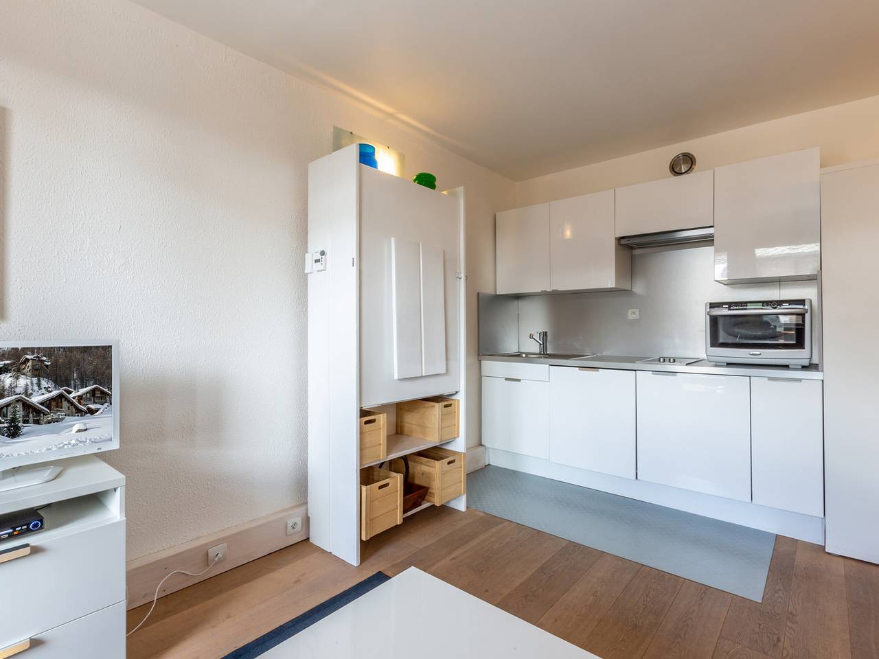 Entire studio, Modern Studio with Balcony, Ski-In/Ski-Out, and Free Wifi in Val-d'Isère in Val-d'Isère, Espace Killy