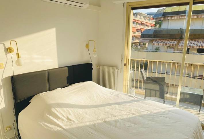 Gîte pour 4 personnes, avec terrasse dans Office de Tourisme d'Antibes - 4