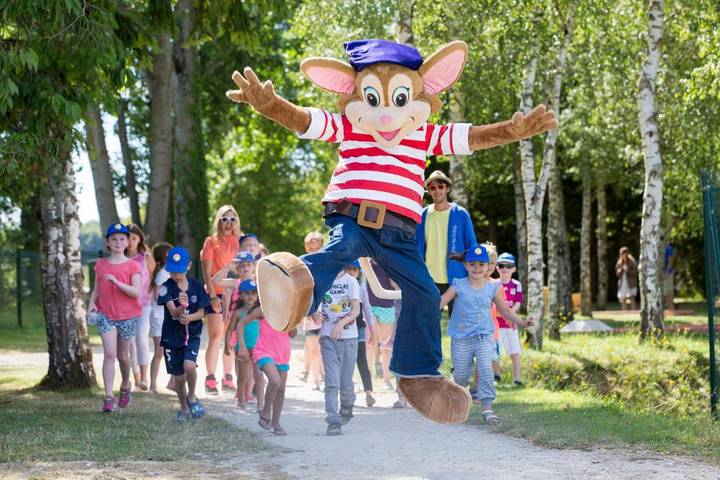 Camping pour 6 personnes, avec jardin et bassin pour enfant, adapté aux familles à La Tremblade - 4