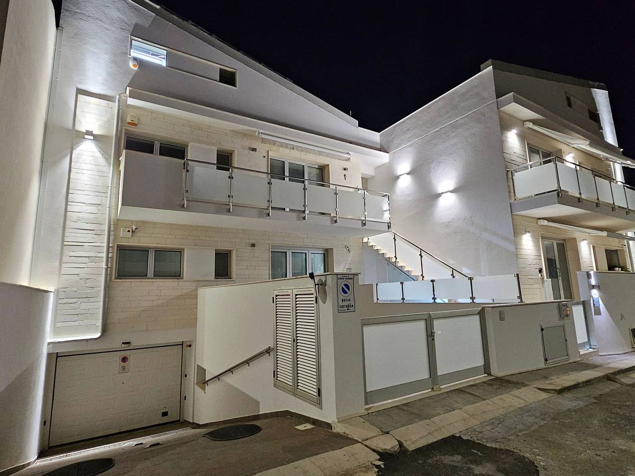 Ganze Wohnung, Charmantes Zimmer im Dachgeschoss mit Terrasse mit Meerblick. in Punta Secca, Santa Croce Camerina