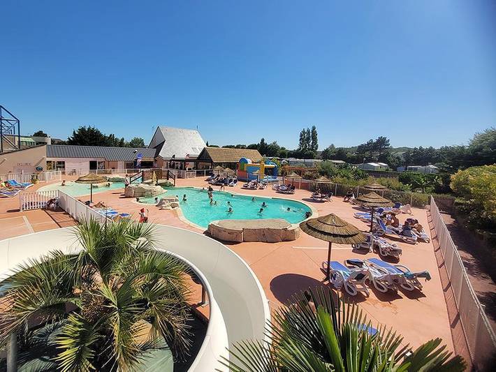 Camping voor 3 personen, with Whirlpool and Terras as well as Kinderzwembad and Sauna in Calvados