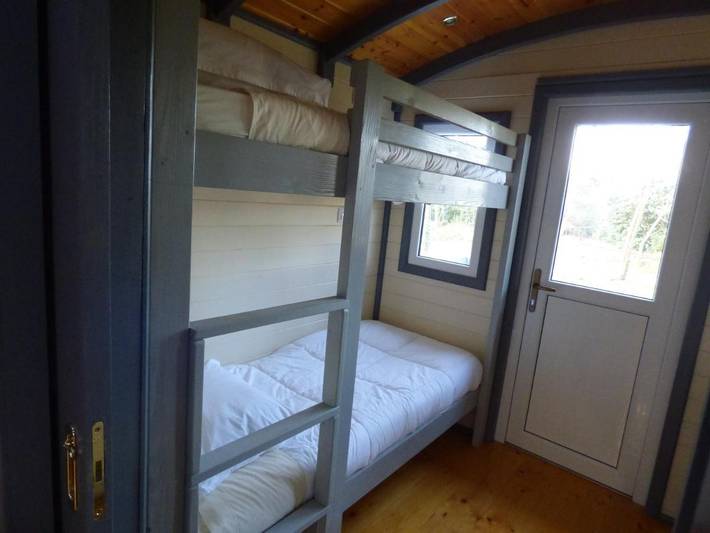 Location de vacances pour 24 personnes, avec piscine et jardin ainsi que jacuzzi et sauna à Saint-Andiol - 4