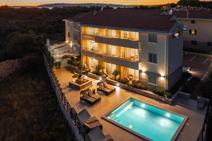 Ośrodek wypoczynkowy dla 6 osób, z balkon i basen w Chorwacja