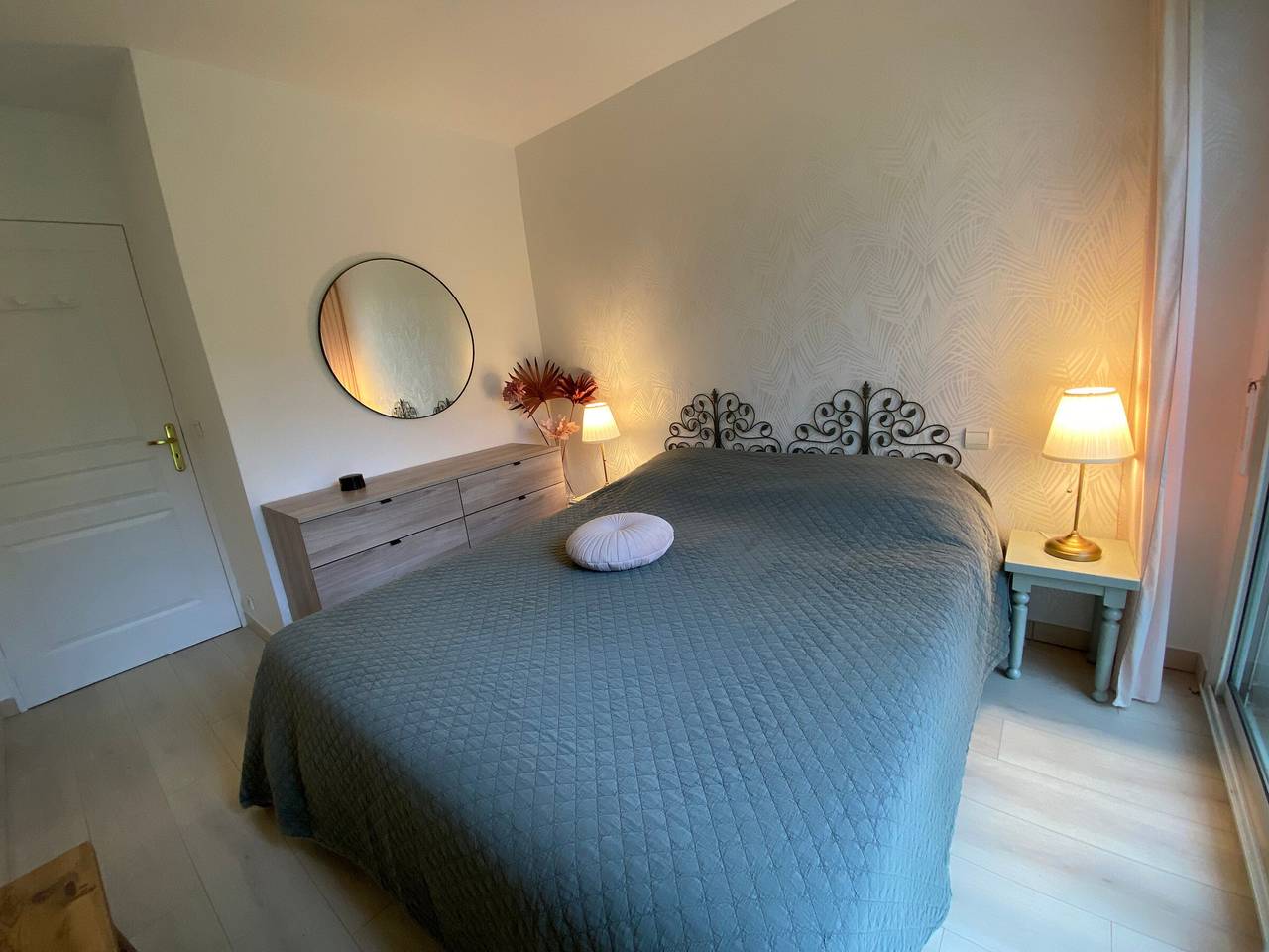 Appartement entier, Appartement T2 en Front de Mer à Arcachon, Accès Direct Plage, Parking, Animaux Admis in Arcachon, Région d'Arcachon