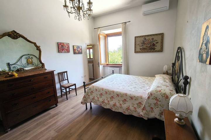 Toskana Villa 4 Schlafzimmer, jedes mit Bad, atemberaubender Aussicht, Pool, A/C in San Gimignano, Siena Provinz
