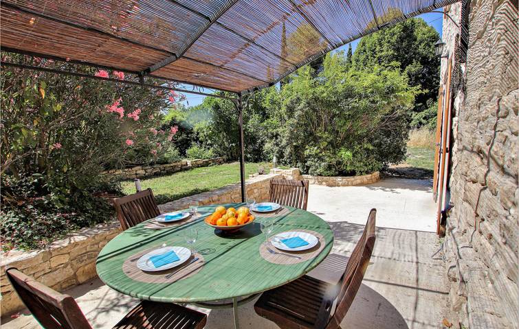 Encantador 62sqm Apt w / congelador, piscina y aparcamiento in Saint-Didier, Parque natural regional del Mont Ventoux