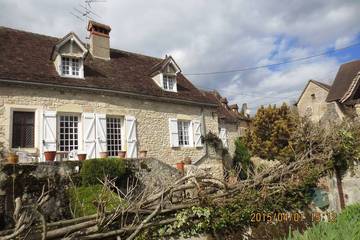 Gîte pour 8 personnes, avec terrasse et jardin à Bétaille