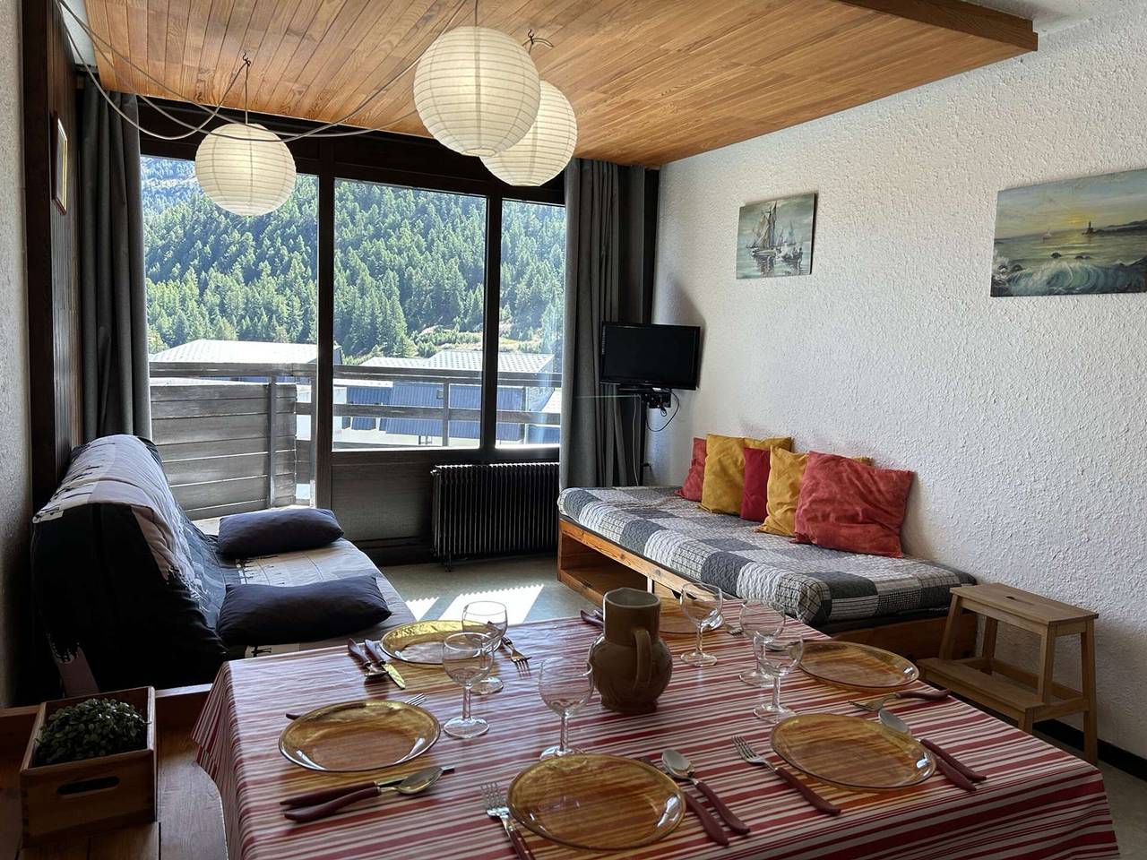 Appartement entier, Appartement Montgenèvre: 6 pers, 2 ch + coin montagne, balcon, parking, prox commerces in Montgenèvre, Région de Briançon