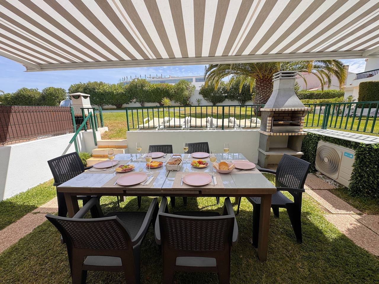 Villa da Bússola – a unique retreat for unforgettable moments in Albufeira, Faro distrikt